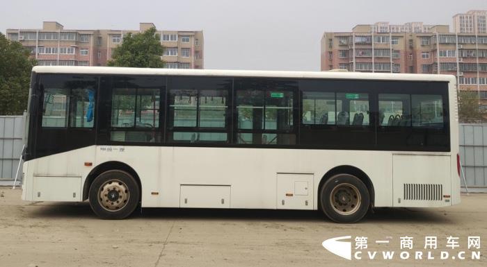 纯电动城市客车CA6850URBEV21(长春3.jpg