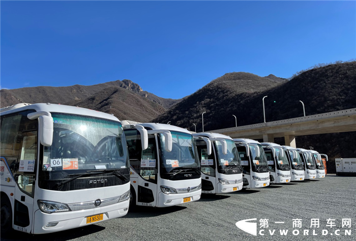 北京延庆赛区整装待发的福田欧辉客车_副本.png
