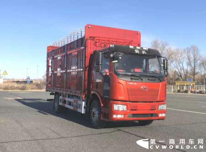 畜禽运输车CA5180CCQP62K1L4A2E6(长春)1.jpg