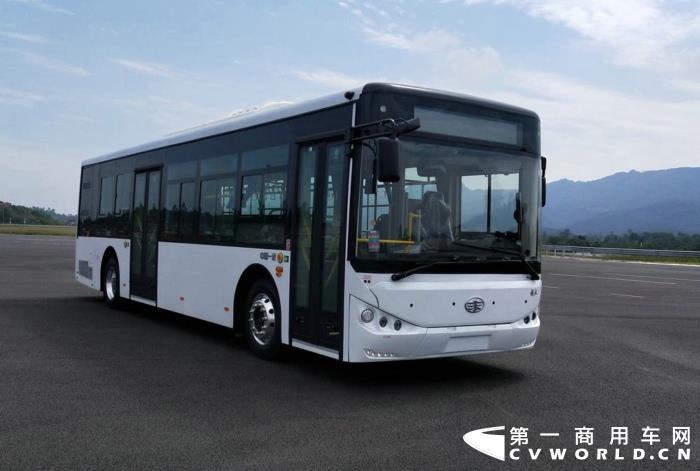 纯电动低入口城市客车CA6100URBEV27长春1.jpg