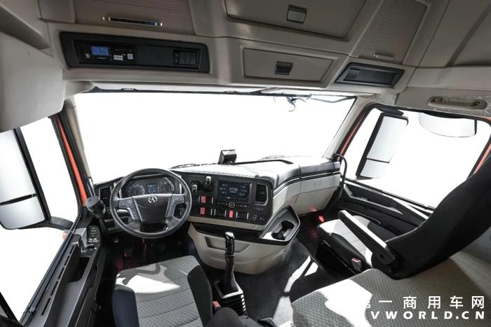 大运N9H系列3.0牵引车4.webp.jpg 大运N9H系列3.0牵引车4.webp.jpg