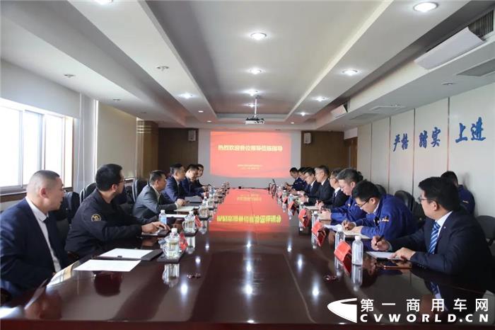 陕汽重卡4.jpg 陕汽重卡4.jpg