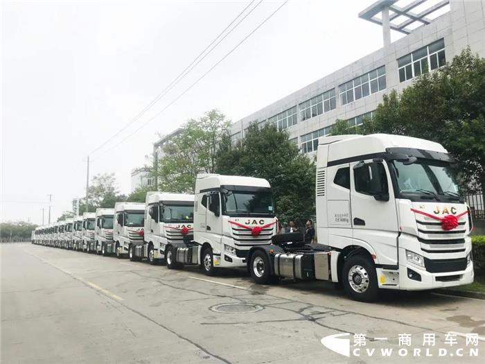 江淮跨越K72.jpg 江淮跨越K72.jpg
