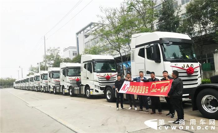 江淮跨越K73.jpg 江淮跨越K73.jpg