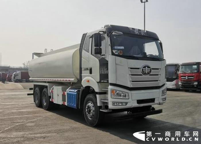 普通液体运输车CA5260GPGP66K2L3T1E6长春.jpg