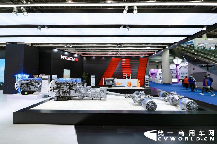 潍柴动力展台3.jpg 潍柴动力展台3.jpg