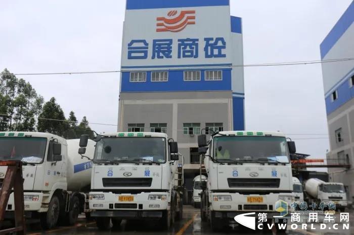 星马搅拌车2.jpg 星马搅拌车2.jpg