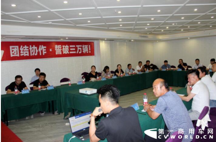 陕汽轻卡5.jpg 陕汽轻卡5.jpg