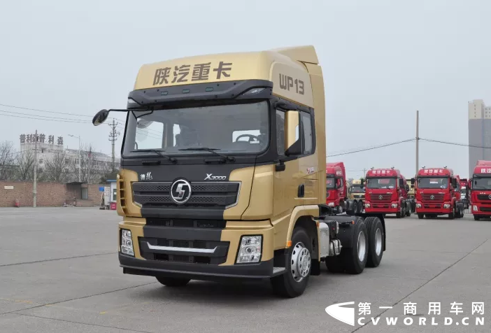 陕汽德龙X3000黄金之星牵引车.png 陕汽德龙X3000黄金之星牵引车.png