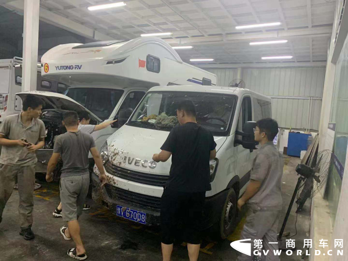 依维柯“硬核”防汛抢险,使命在肩,我们一起扛!2.png 依维柯“硬核”防汛抢险,使命在肩,我们一起扛!2.png
