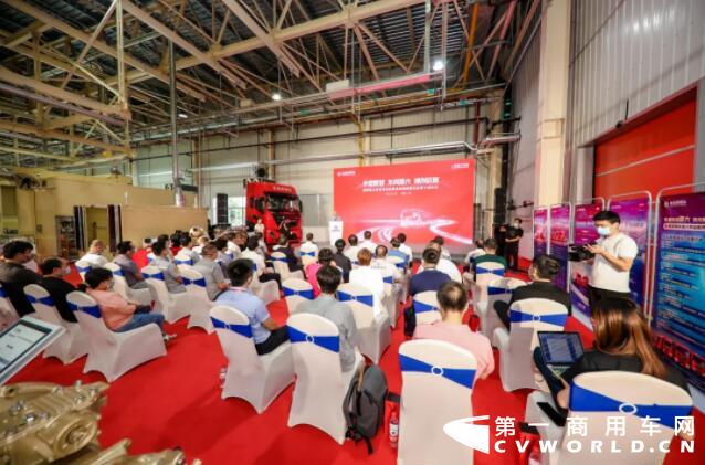 东风商用车国家重点研发项目成果规模化应用下线.jpg 东风商用车国家重点研发项目成果规模化应用下线.jpg