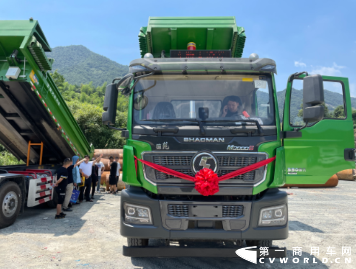 陕汽德龙M3000 S国六自卸车.png 陕汽德龙M3000 S国六自卸车.png