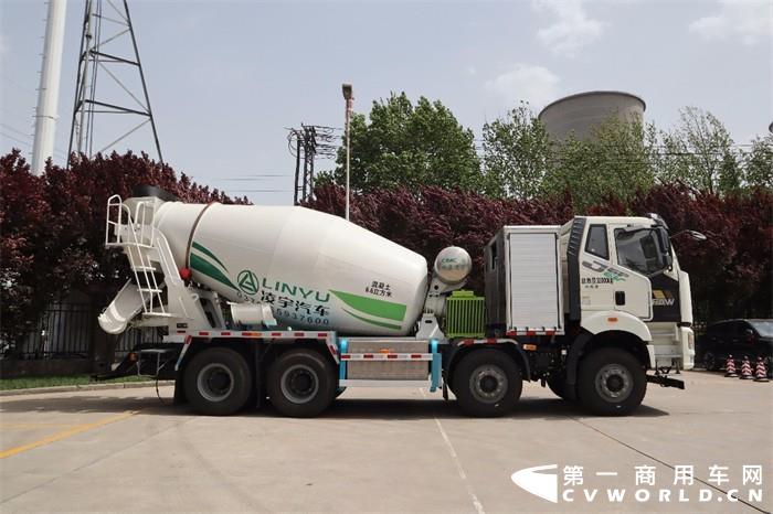 凌宇搅拌车.jpg 凌宇搅拌车.jpg