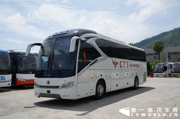 1 出口科特迪瓦的金旅领航者.jpg 1 出口科特迪瓦的金旅领航者.jpg