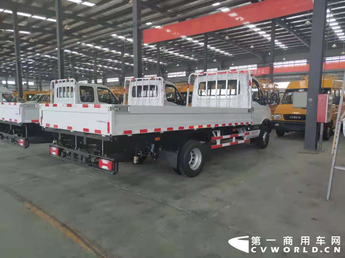 首批依维柯欧胜2021款专业底盘顺利交付2.png 首批依维柯欧胜2021款专业底盘顺利交付2.png