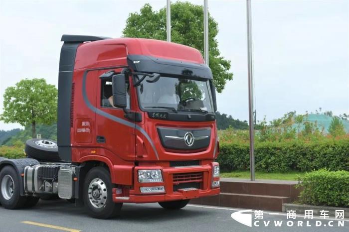 东风天龙KX国六牵引车.jpg 东风天龙KX国六牵引车.jpg
