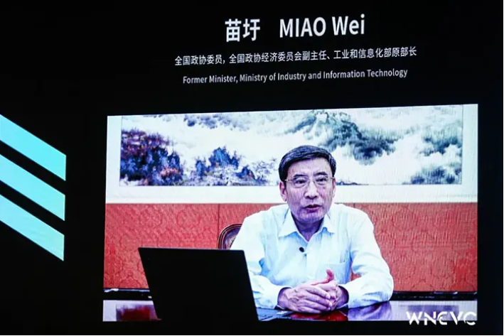 汽车1.png 汽车1.png