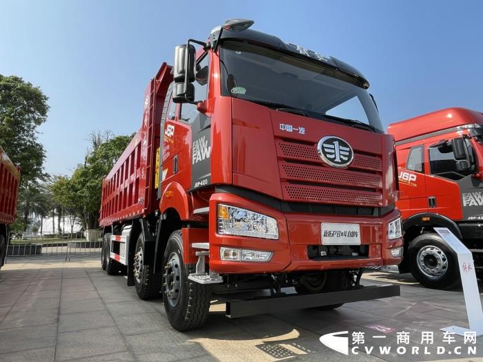 新J6P 8x4自卸车.jpg 新J6P 8x4自卸车.jpg