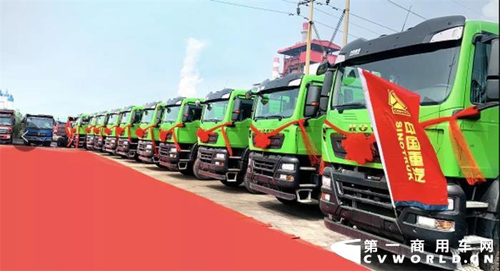 自卸车.jpg 自卸车.jpg