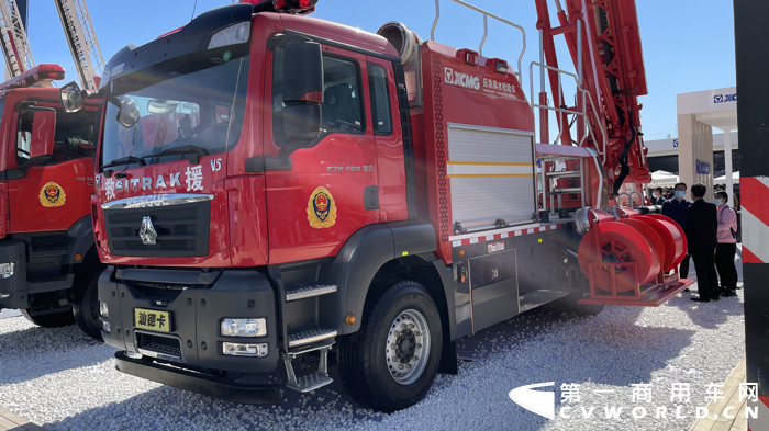 搭载重汽汕德卡底盘的徐工应急抢险排水车.png 搭载重汽汕德卡底盘的徐工应急抢险排水车.png