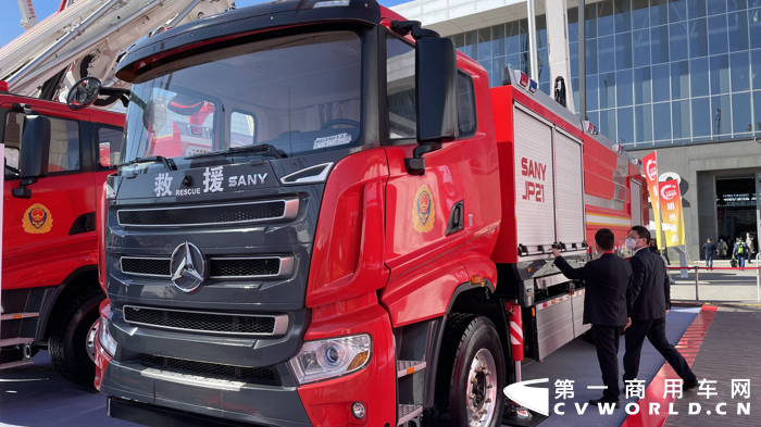三一21米大罐高喷消防车.png 三一21米大罐高喷消防车.png
