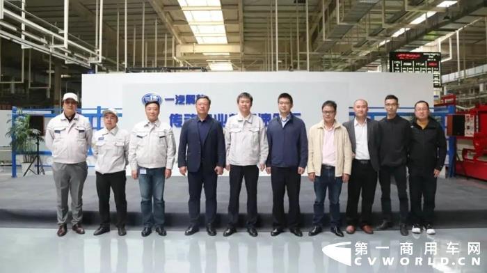 解放1.jpg 解放1.jpg