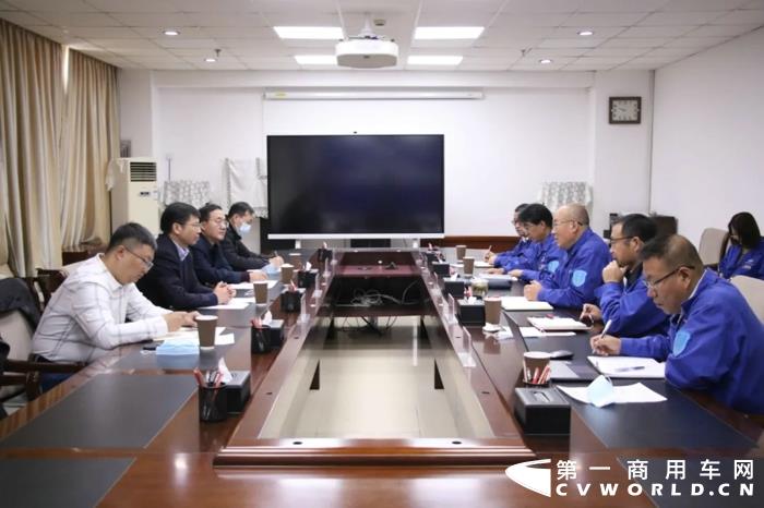 哈一机集团总经理、党委副书记余斌来北奔重汽调研.webp.jpg 哈一机集团总经理、党委副书记余斌来北奔重汽调研.webp.jpg