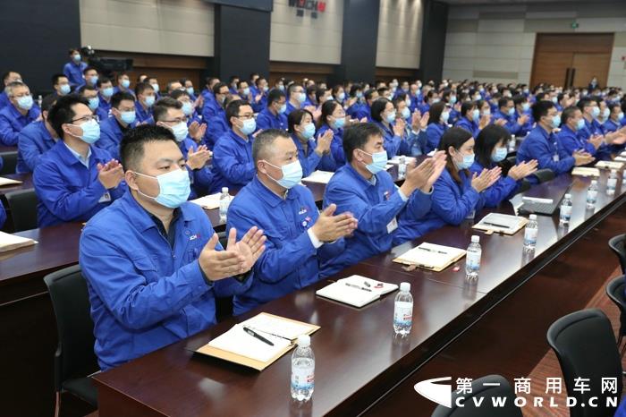 谭旭光1.jpg 谭旭光1.jpg