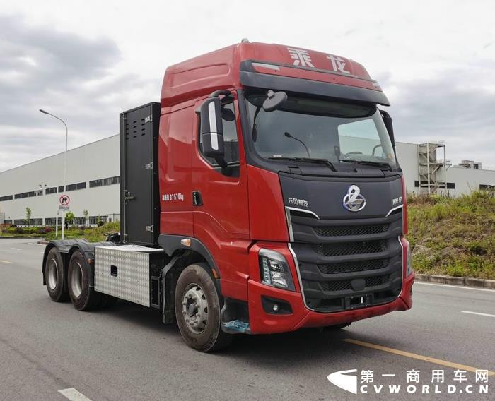 乘龙H7燃料电池牵引车.jpg 乘龙H7燃料电池牵引车.jpg