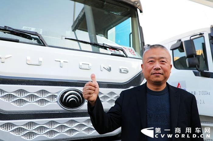 搅拌车2.jpg 搅拌车2.jpg
