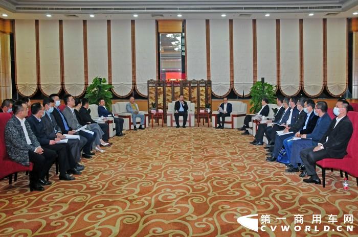 东风汽车股份与广东薛航集团有限公司签署战略合作框架协议!2.webp.jpg 东风汽车股份与广东薛航集团有限公司签署战略合作框架协议!2.webp.jpg