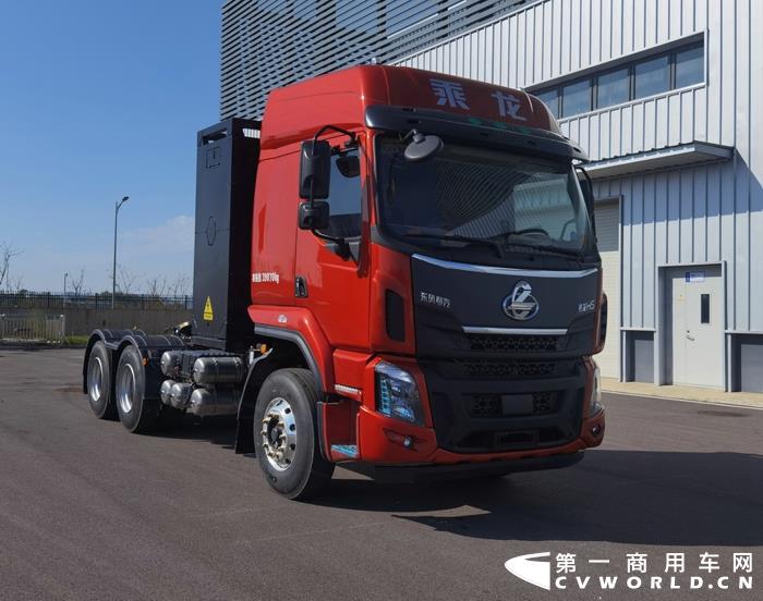 乘龙H6换电牵引车.jpg 乘龙H6换电牵引车.jpg