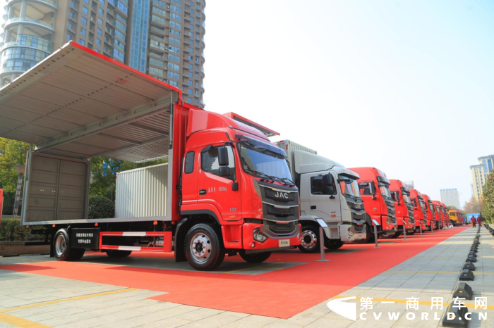 20辆展车.png 20辆展车.png