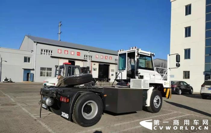 徐工纯电动港口牵引车2.webp.jpg 徐工纯电动港口牵引车2.webp.jpg