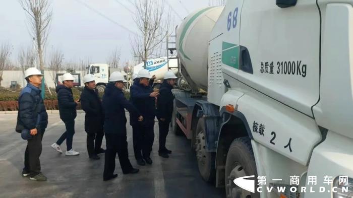 北奔重汽总经理、党委副书记郭平晓带队走访河南重卡市场3.webp.jpg 北奔重汽总经理、党委副书记郭平晓带队走访河南重卡市场3.webp.jpg