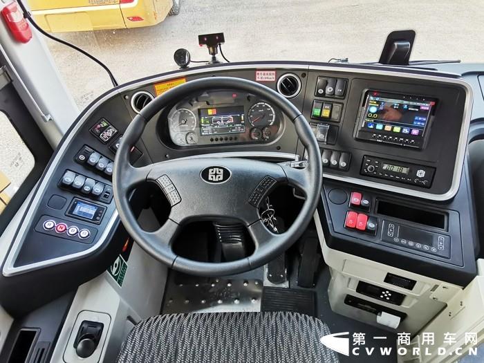 驾驶区.jpg 驾驶区.jpg