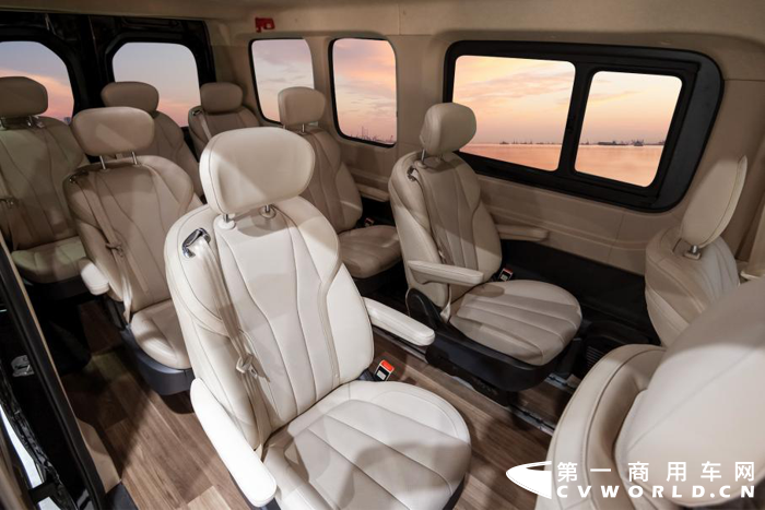 2022款上汽大通MAXUS V90焕新上市6.png 2022款上汽大通MAXUS V90焕新上市6.png