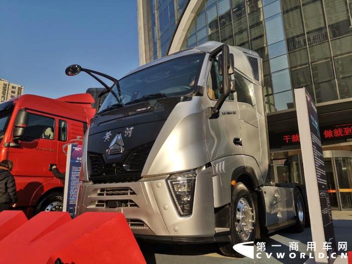黄河X7系列6×4牵引车2.jpg 黄河X7系列6×4牵引车2.jpg