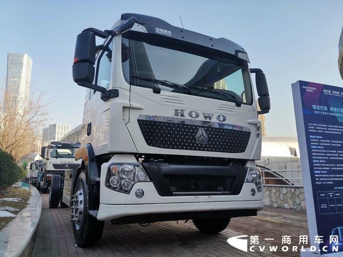 豪沃TX系列4×2纯电动载货车.jpg