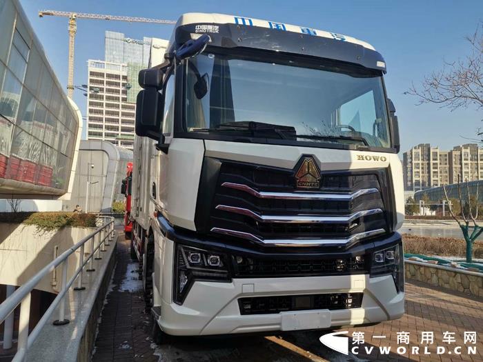 豪沃MAX系列6×2载货车.jpg