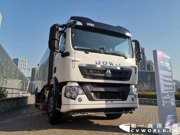 豪沃TX系列单发洗扫车.jpg 豪沃TX系列单发洗扫车.jpg