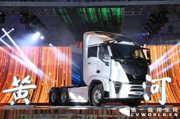 重汽黄河牵引车.jpg 重汽黄河牵引车.jpg