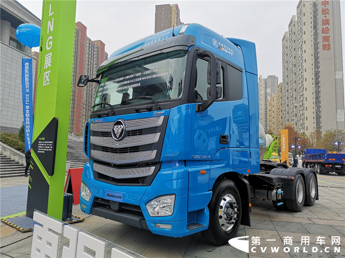 福田戴姆勒欧曼EST天然气牵引车.png 福田戴姆勒欧曼EST天然气牵引车.png