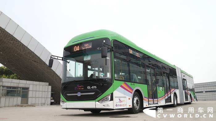 出口巴基斯坦的中通18米BRT.jpg 出口巴基斯坦的中通18米BRT.jpg