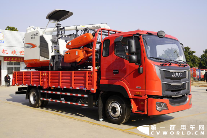 江淮重卡A6L收割机运输车.png 江淮重卡A6L收割机运输车.png