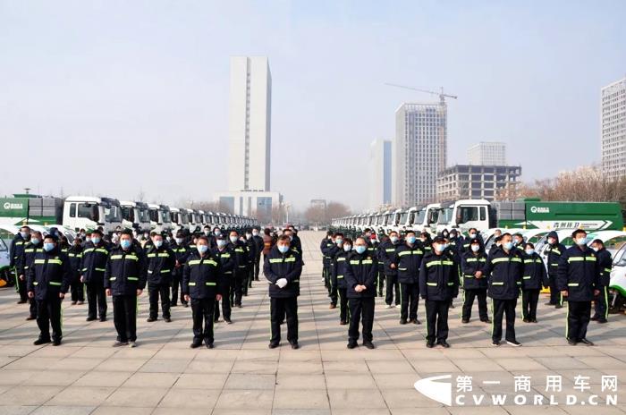 豪沃TX湿式扫路车.webp.jpg 豪沃TX湿式扫路车.webp.jpg