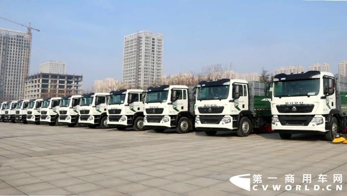 豪沃TX湿式扫路车2.webp.jpg 豪沃TX湿式扫路车2.webp.jpg