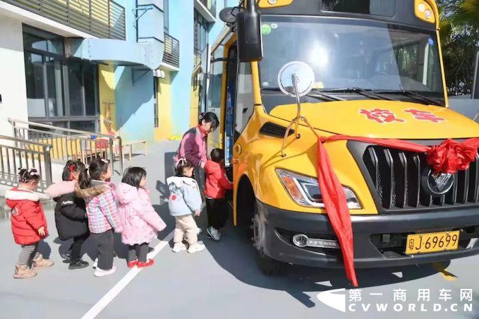 欧辉2.jpg