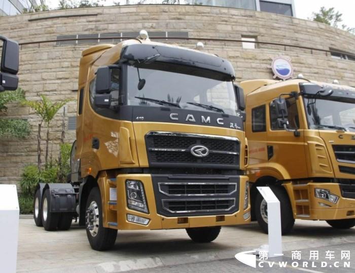 华菱H9 LNG牵引车.JPG 华菱H9 LNG牵引车.JPG