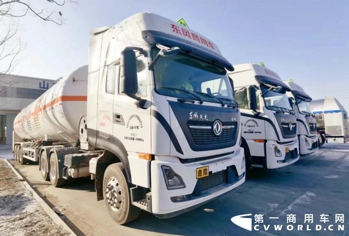 东风天龙KL燃气车2.jpg 东风天龙KL燃气车2.jpg